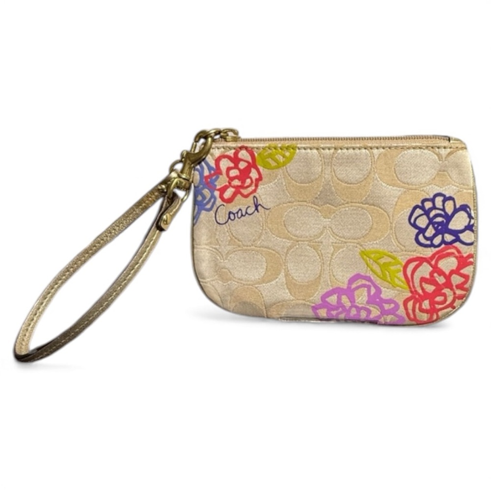 Coach Poppy Wristlet with Embroidered Multicolor Floral Design🍍
